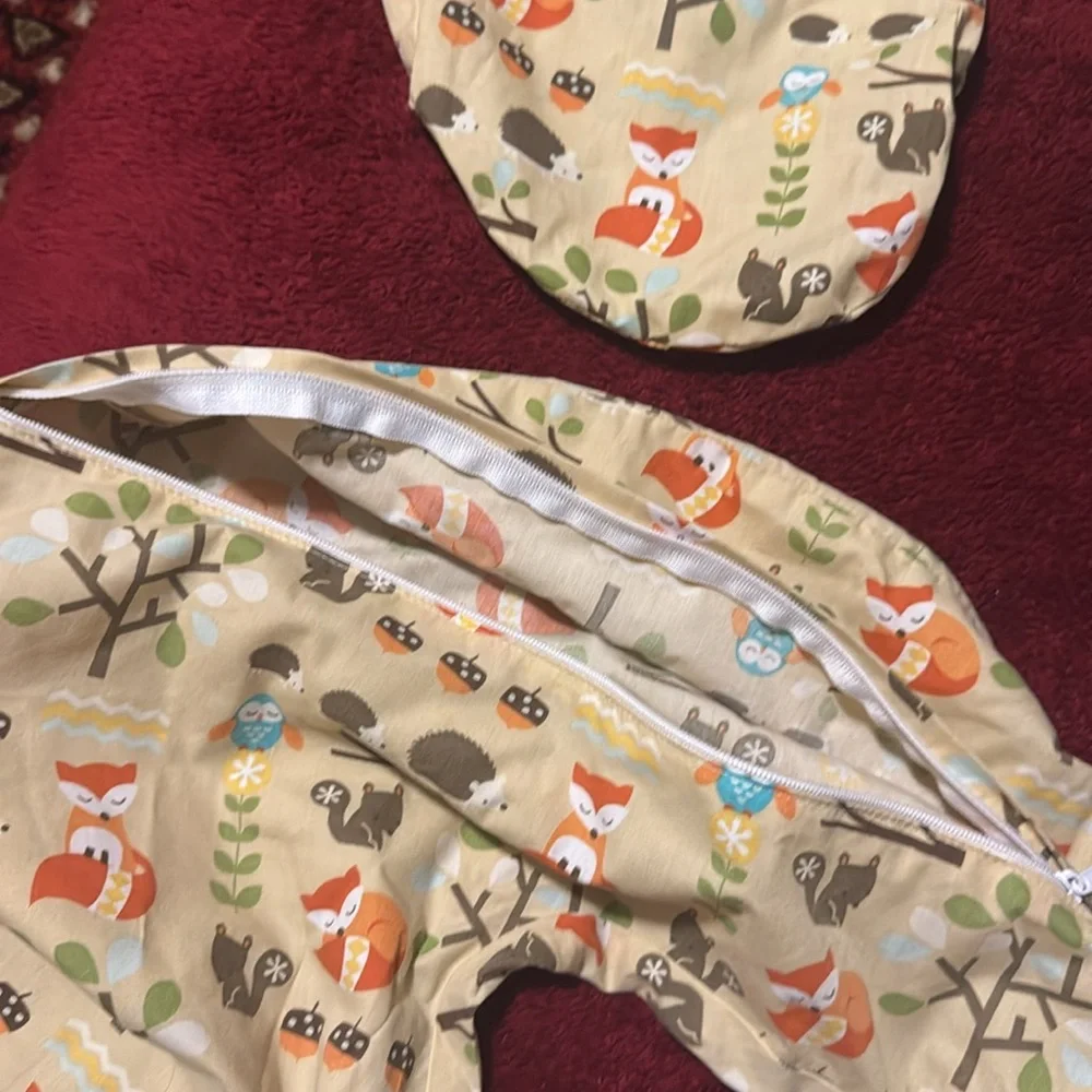 EUC - 2 Fox Print Feeding, Propping, Tummy Time, Sitting -Nursing Pillow Cover - Picture 6 of 6